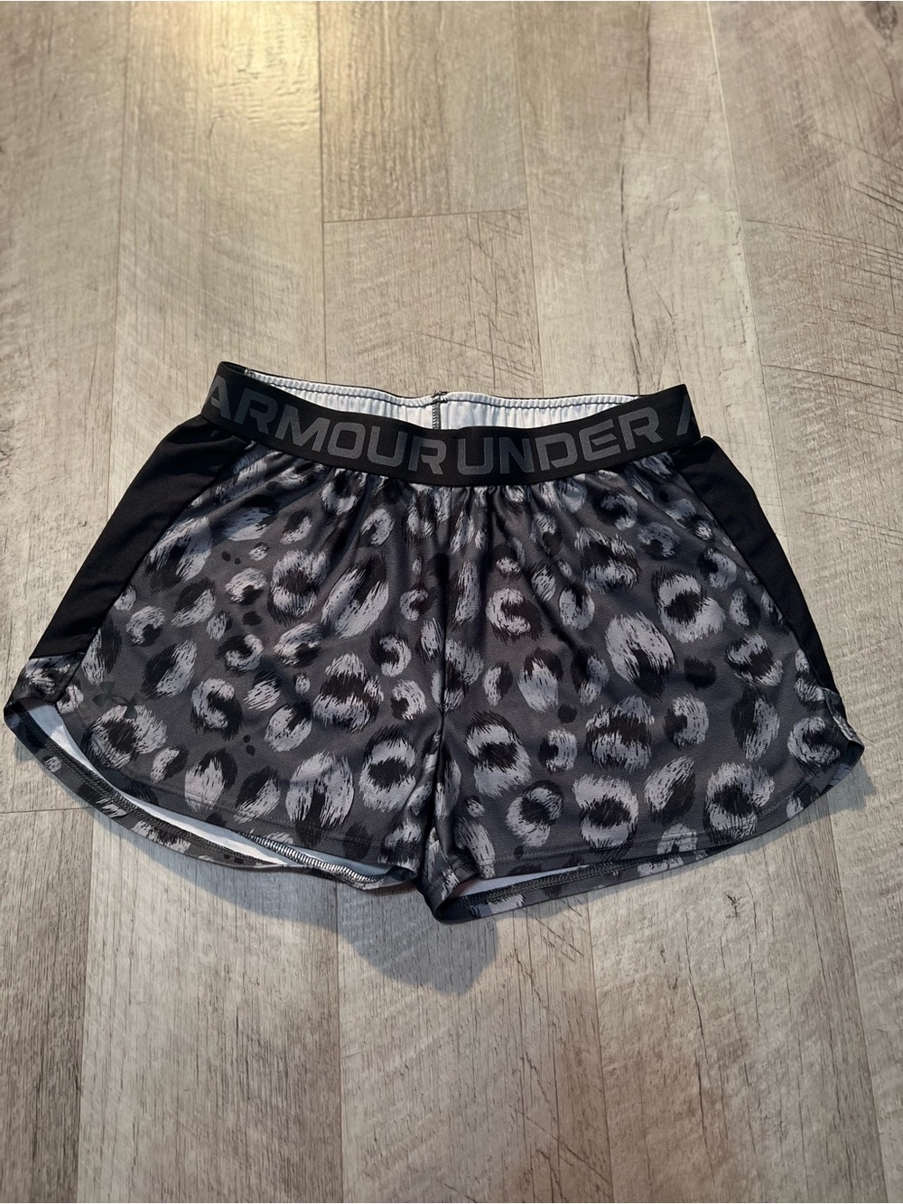 Under Armour Girls YLG Black & Gray Leopard Athletic Shorts